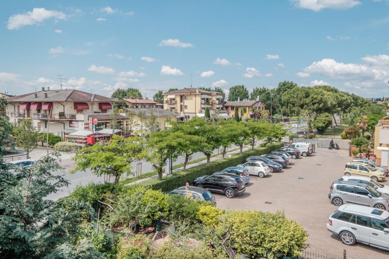 סירמיונה Casa Lugana 15 - Monolocale Con Piscina Fronte Lago מראה חיצוני תמונה