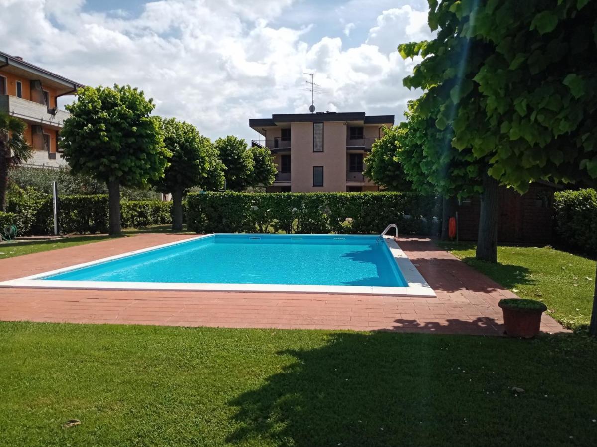 סירמיונה Casa Lugana 15 - Monolocale Con Piscina Fronte Lago מראה חיצוני תמונה