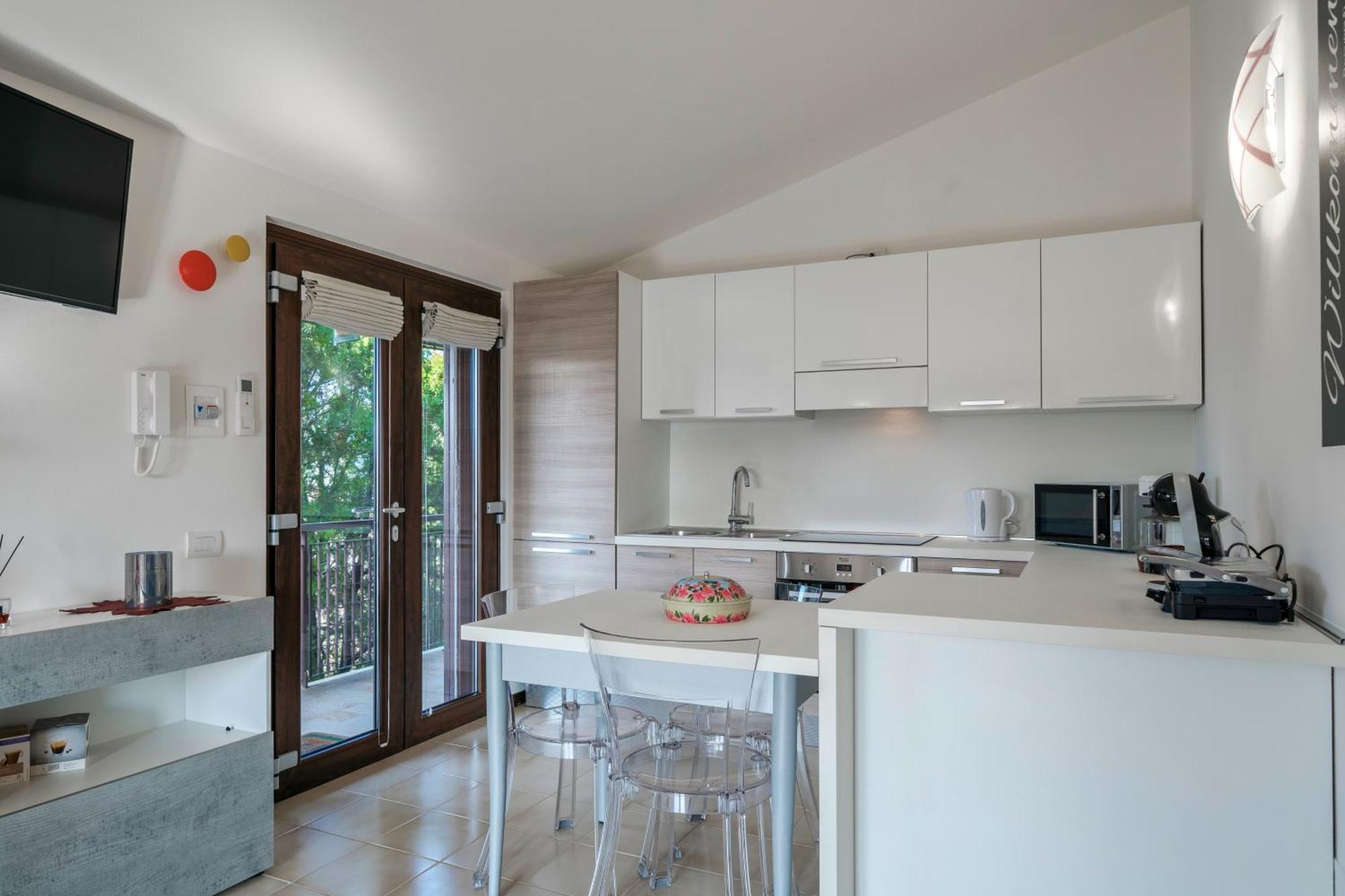 סירמיונה Casa Lugana 15 - Monolocale Con Piscina Fronte Lago מראה חיצוני תמונה